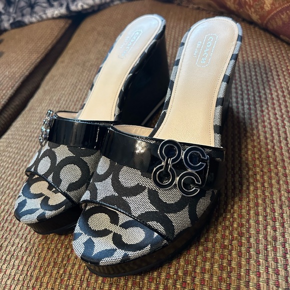 COACH GERI BLACK GRAY LOGO BLACK PATENT LEATHER SHOES/SANDALS/WEDGE SZ 8B - Picture 3 of 9